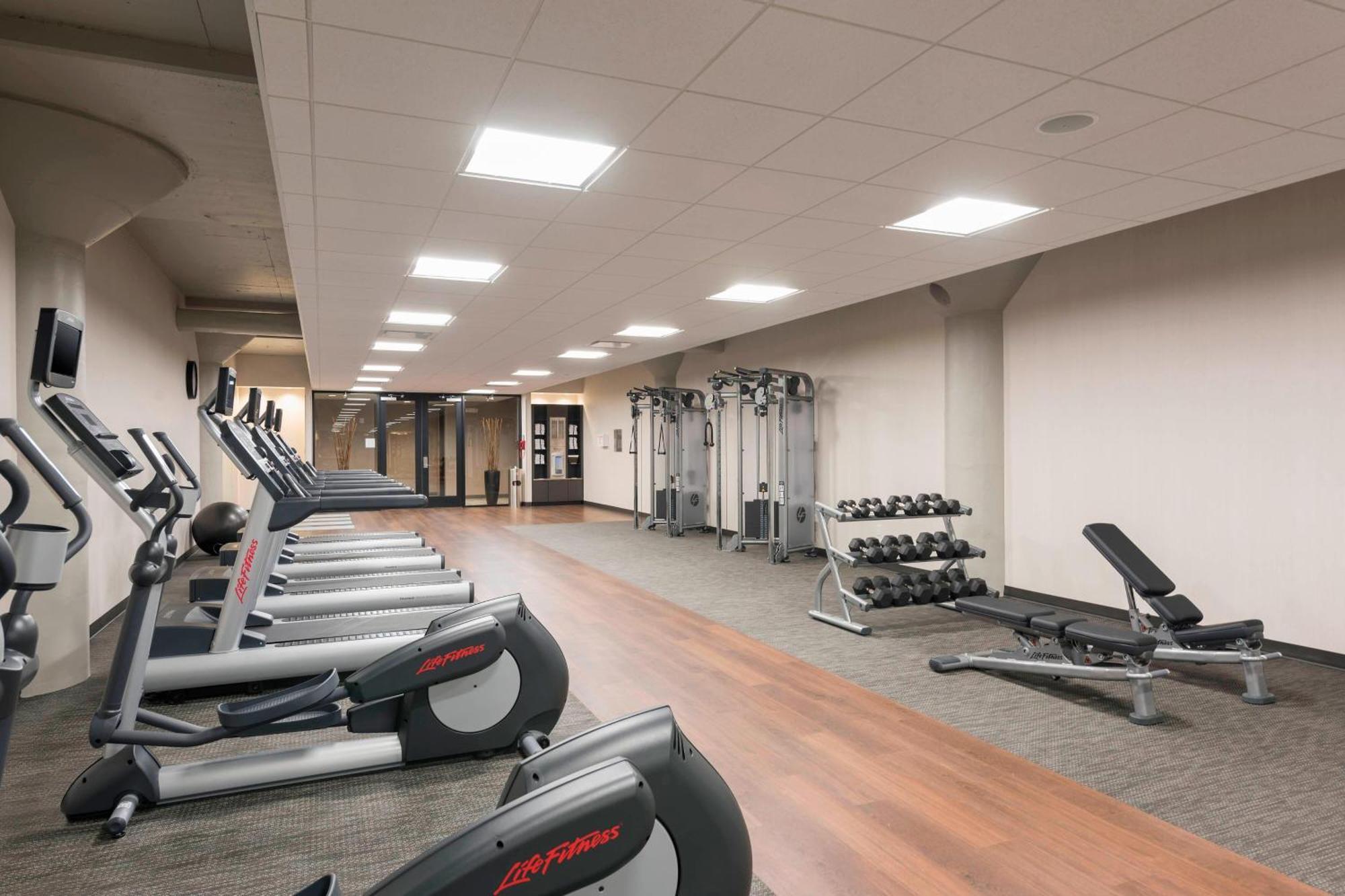 Courtyard By Marriott Waterloo Cedar Falls Exterior foto